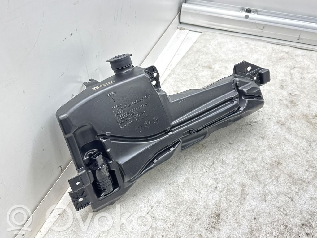 Tesla Model 3 Windshield washer fluid reservoir/tank 