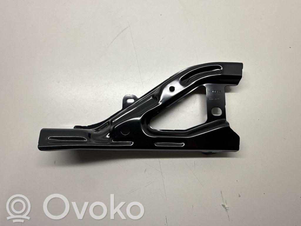 Tesla Model Y Juniper Fender mounting bracket 