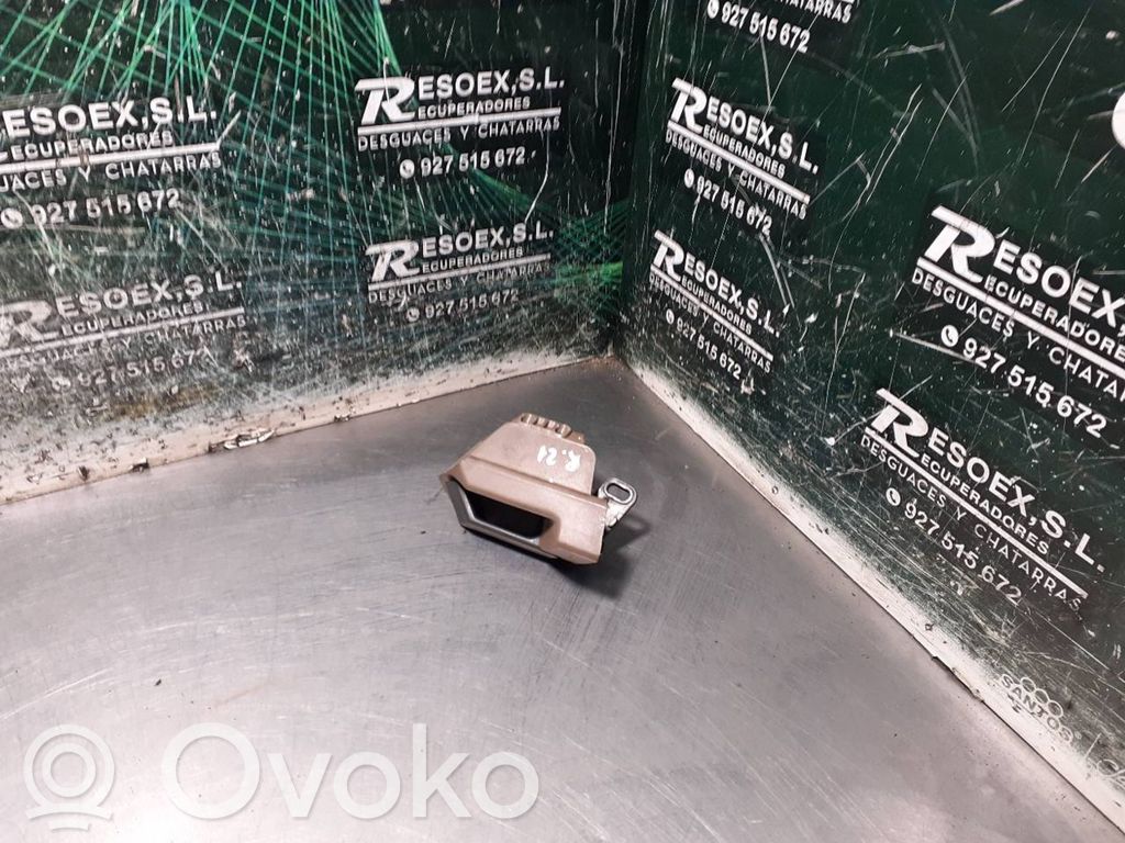 Manecilla interna puerta trasera   7700767622