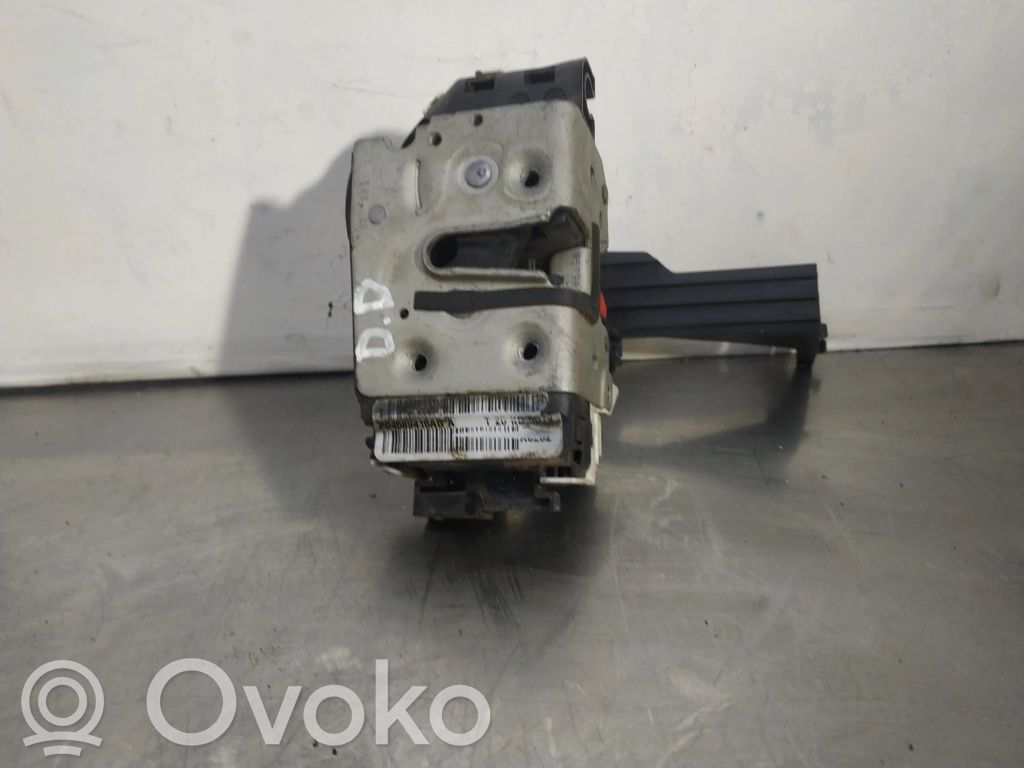 Dodge Caliber Etuoven lukko 