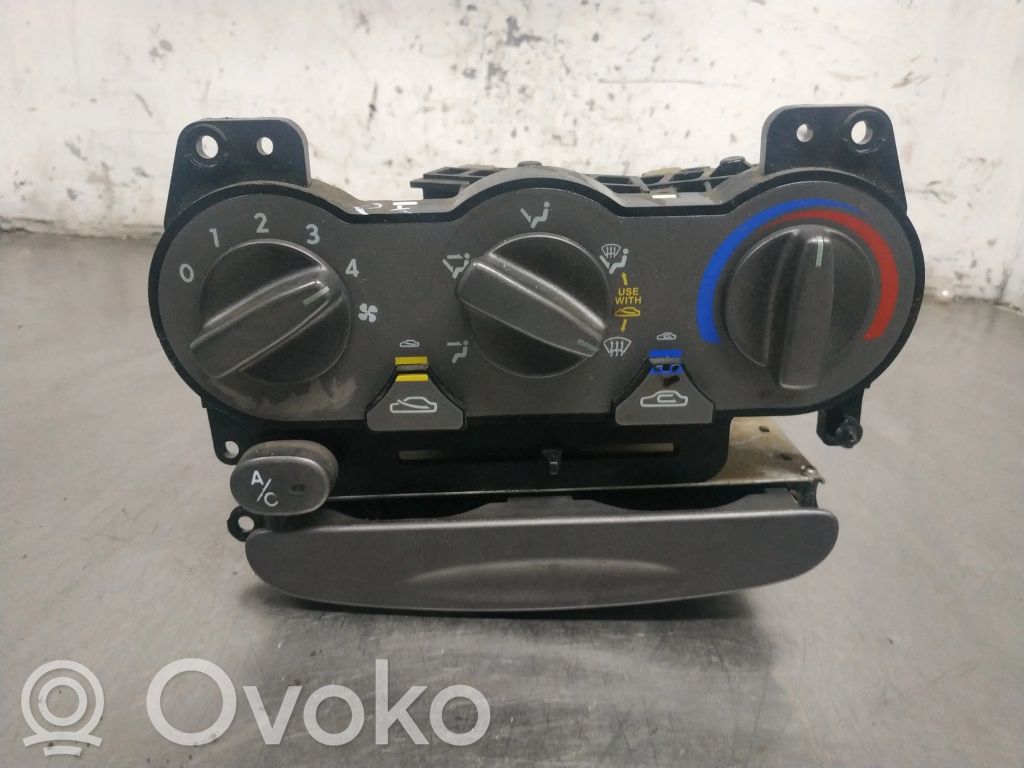 Hyundai Accent Unidad de control climatización 