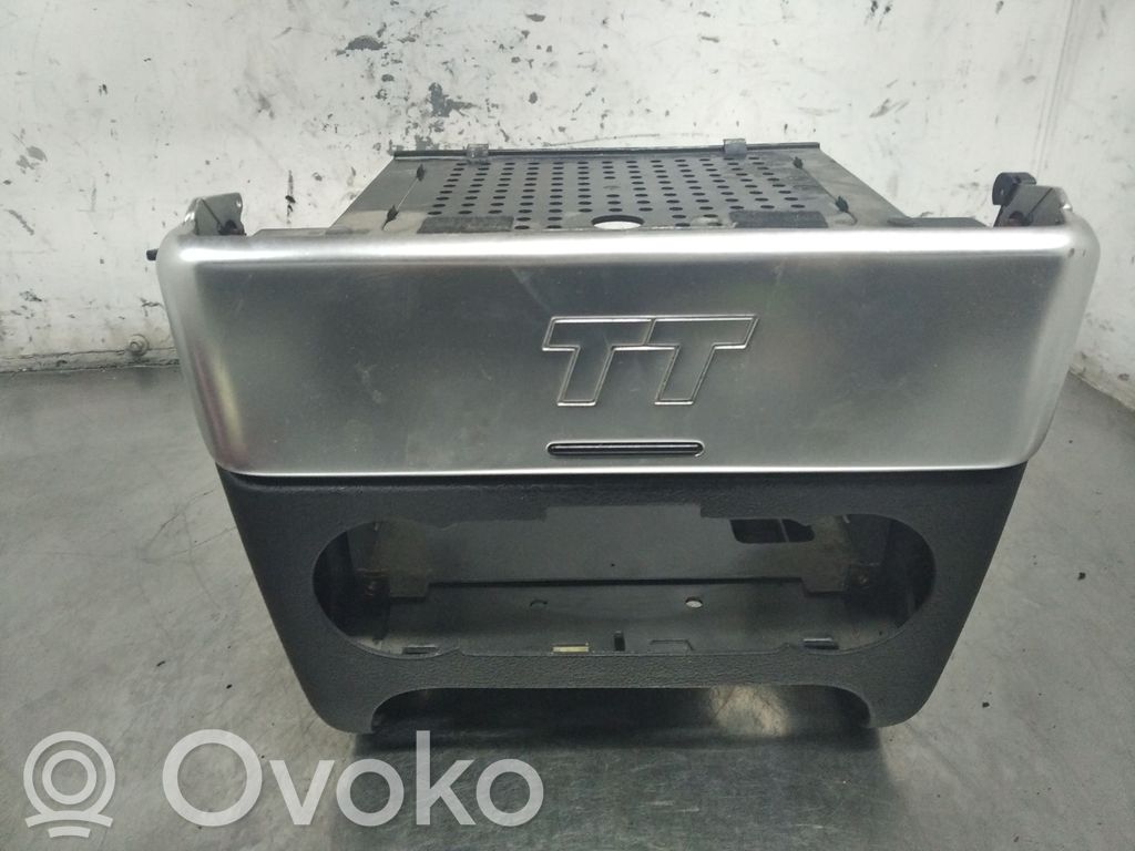 Audi TT Mk1 Apdailos juosta 