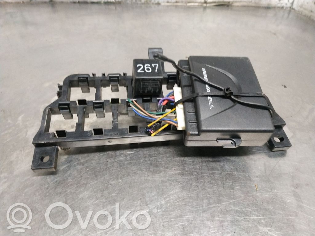 Módulo de fusible   8D0937503