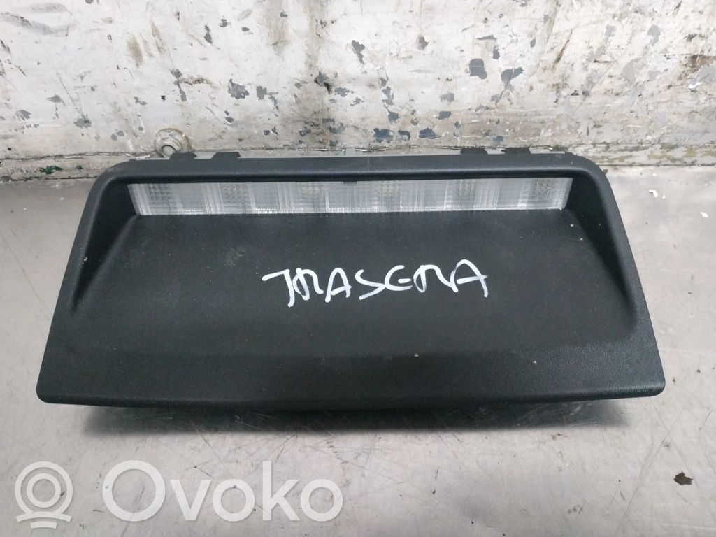 Toyota Avensis T270 Kolmas/lisäjarruvalo 