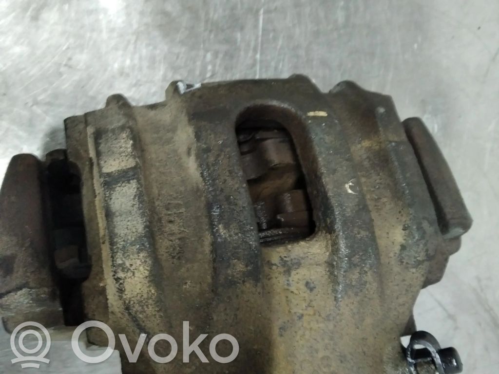 Caliper de freno delantero