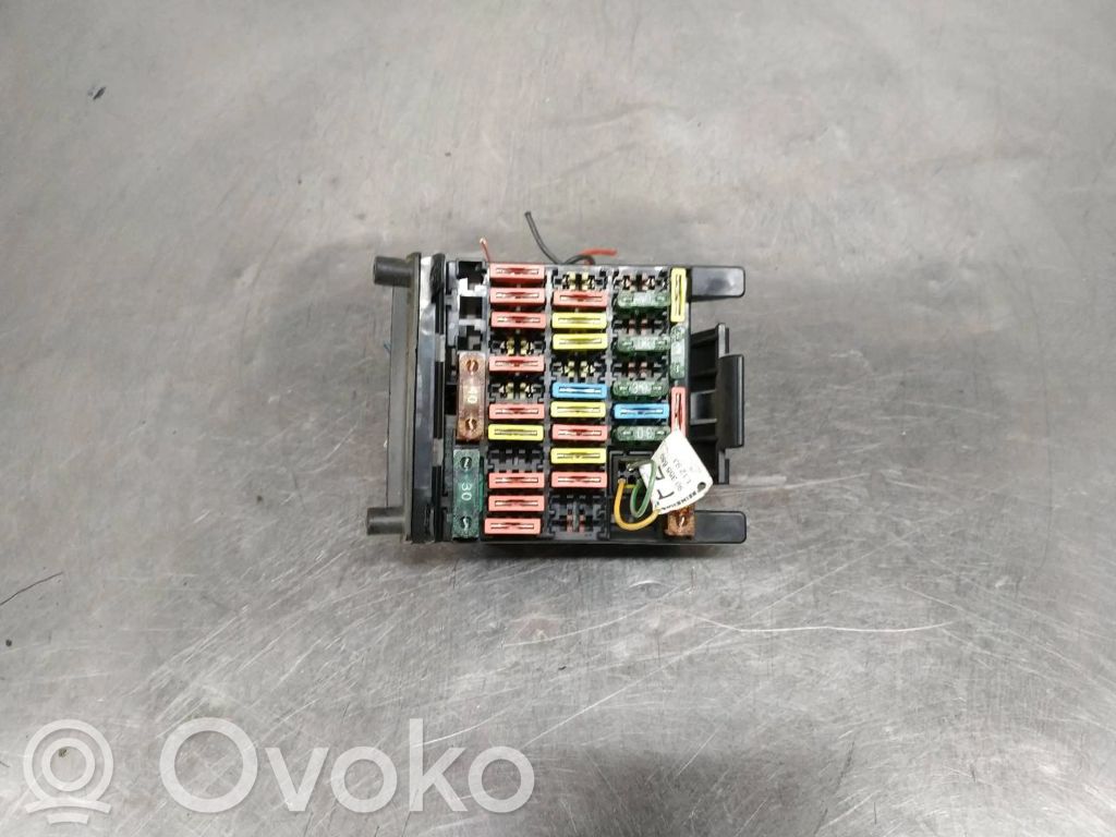 Opel Omega B1 Fuse module 