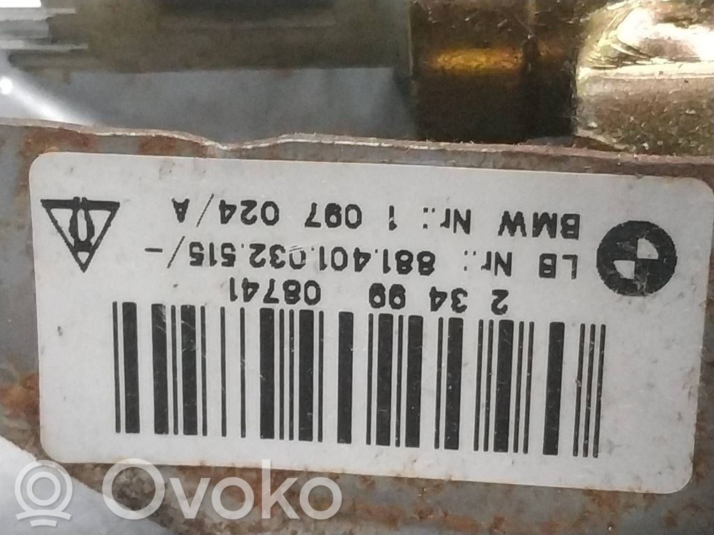 Ohjauspyörän akseli   1097024A