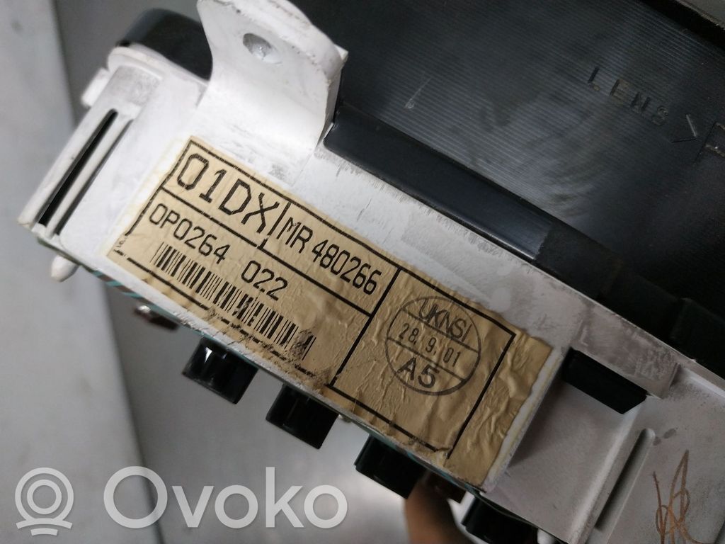 Mitsubishi Carisma Speedometer (instrument cluster) 