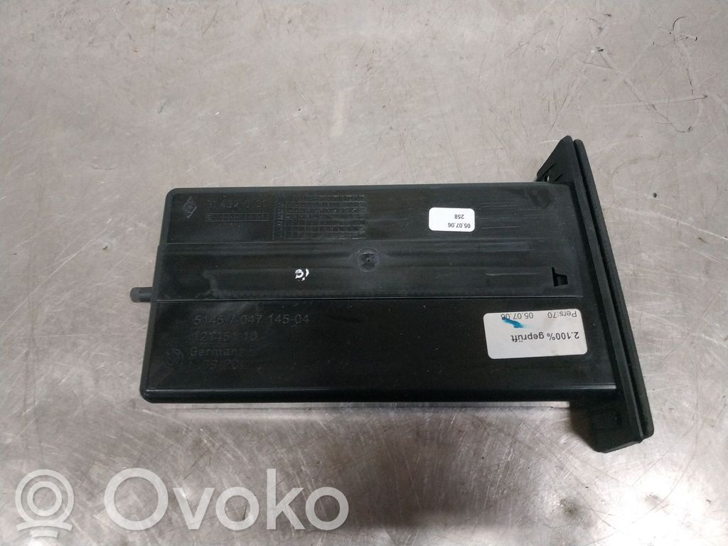 Hansikaslokero   51457047145