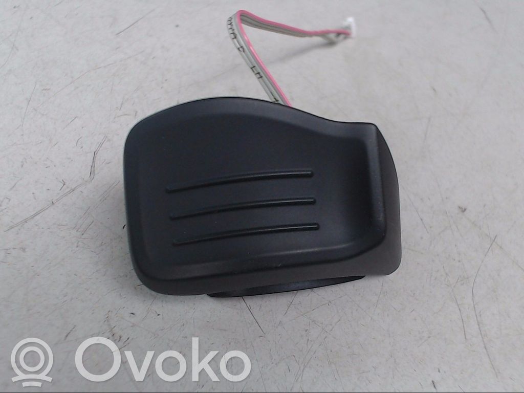 Volkswagen PASSAT B7 Palanca de intermitentes 