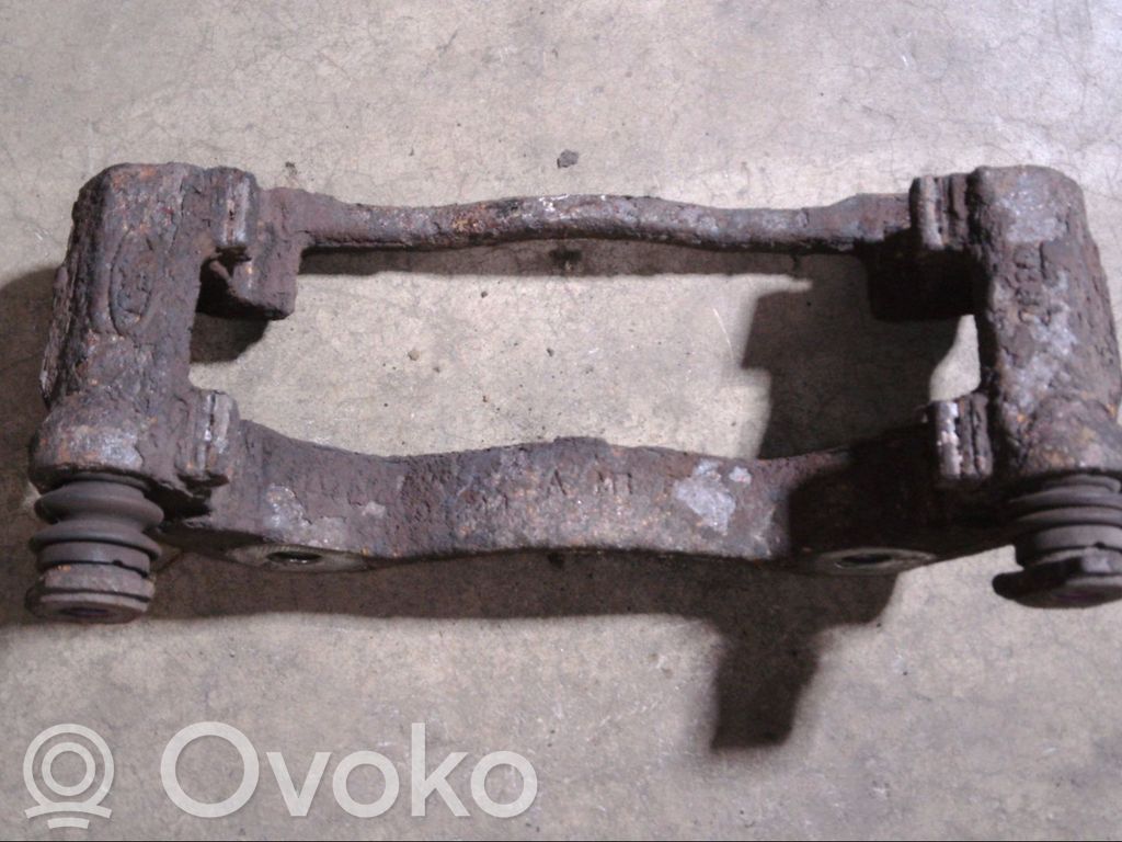 Zacisk hamulcowy przedni   6C112B134CC