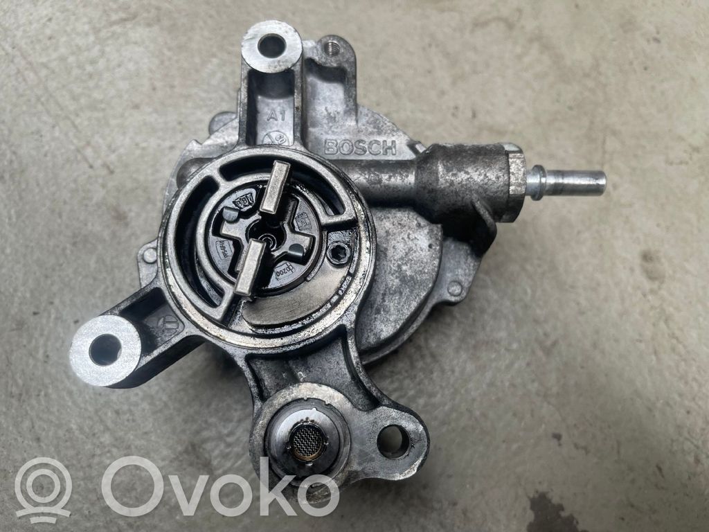 Ford Focus C-MAX Vacuum pump 
