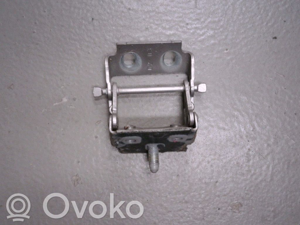 Ford Fiesta Tailgate/trunk/boot hinge 