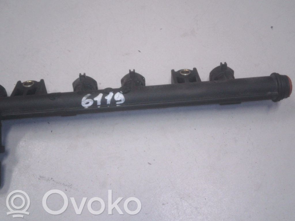 Fiat Punto (188) Listwa wtryskowa 