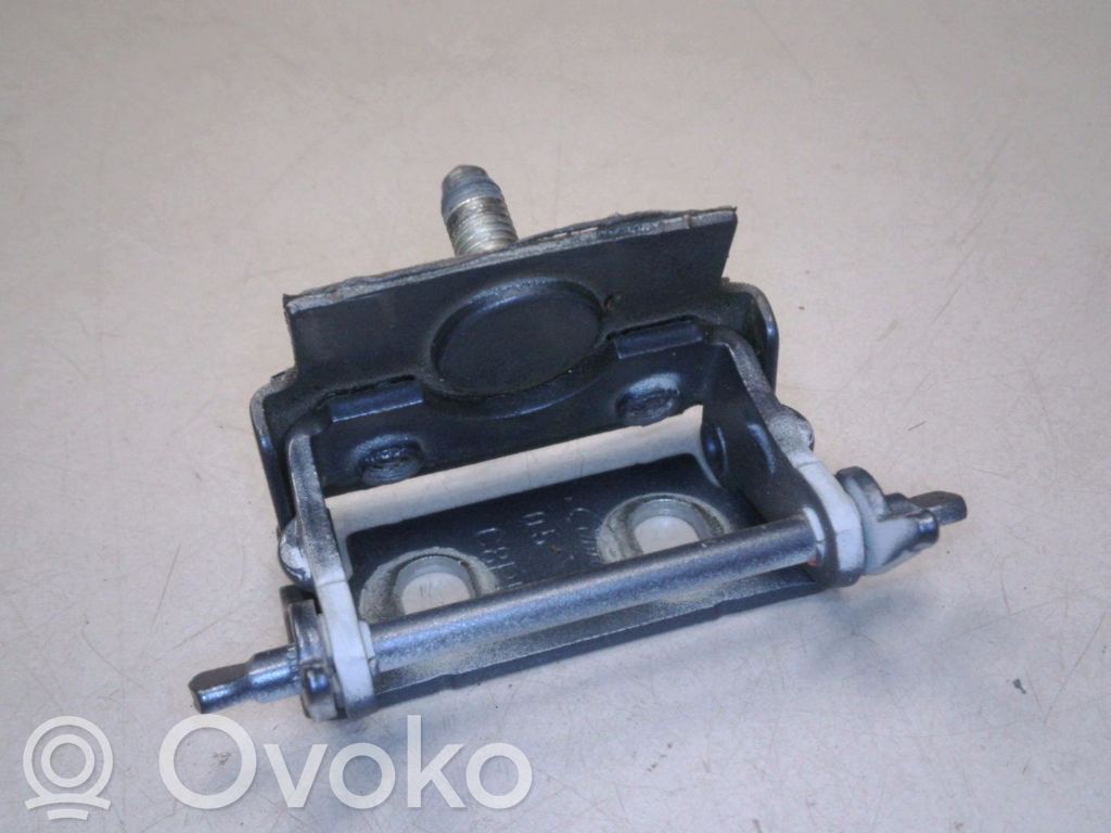 Tailgate/trunk/boot hinge   1527348