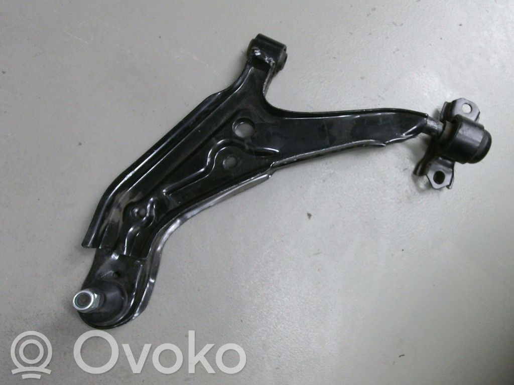 Nissan Primera Querlenker Achsschenkel vorne 