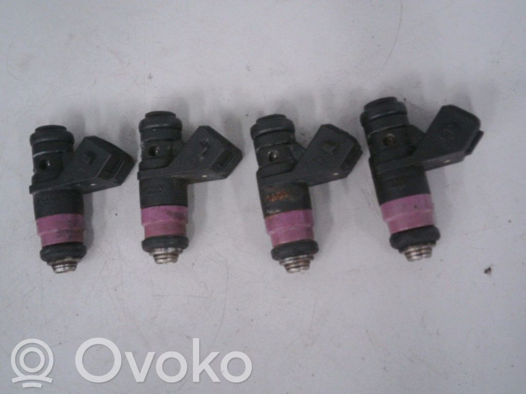 Renault Megane I Fuel injector 
