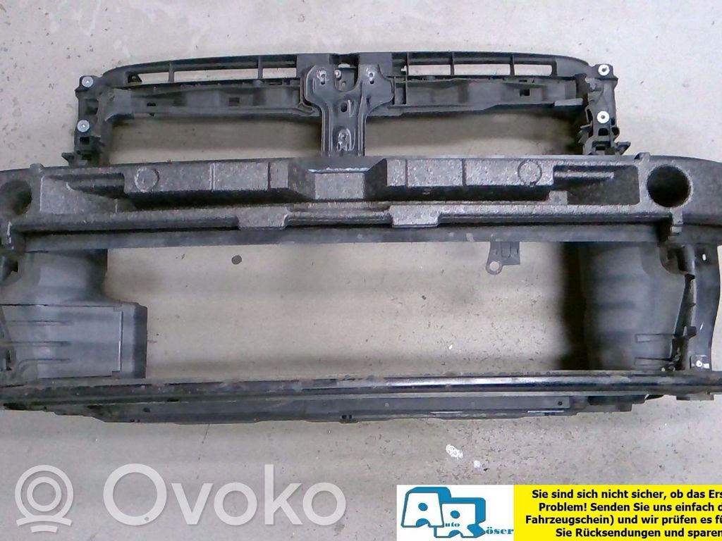 Volkswagen Golf VII Pas przedni 