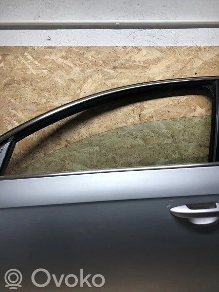 Volkswagen PASSAT B7 Etuoven ikkunalasi, neliovinen malli 