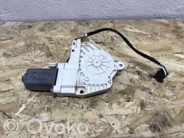 Audi A4 S4 B8 8K Varikliukas priekinio langų pakėlėjo 