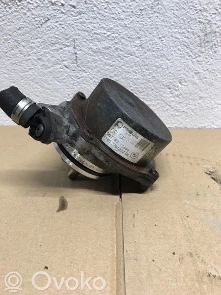 BMW 5 E60 E61 Vacuum pump 