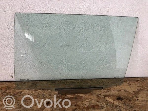 Toyota Avensis T250 Rear door window glass 