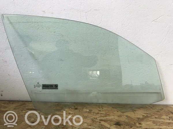 BMW 1 E81 E87 Front door window glass four-door 