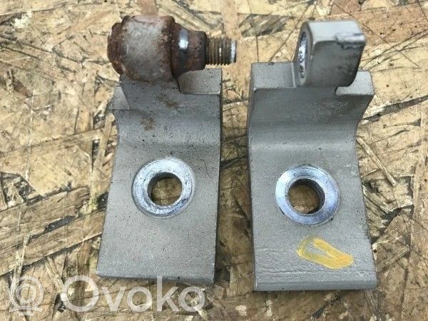 BMW 5 E60 E61 Front door lower hinge 