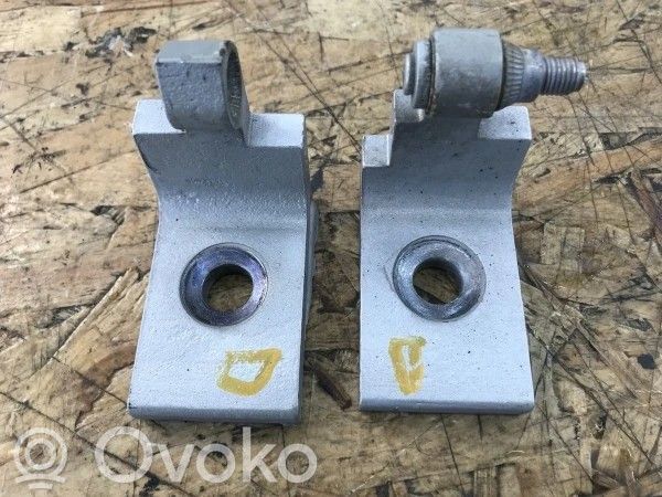 BMW 5 E60 E61 Front door lower hinge 