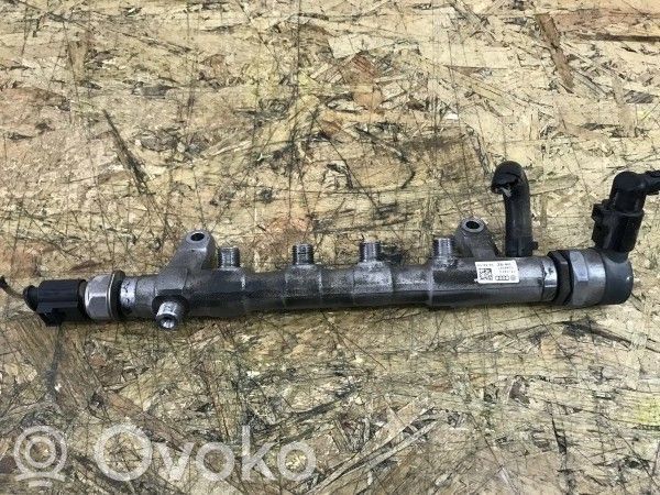 Volkswagen Tiguan Listwa wtryskowa 