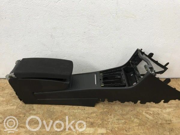 Volkswagen PASSAT B7 Centrālā konsole 