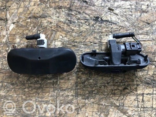 Volkswagen Golf VI Langų skysčio purkštukas (-ai) priekinio stiklo 