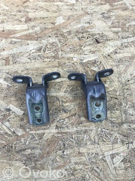 Hyundai Santa Fe Front door upper hinge 
