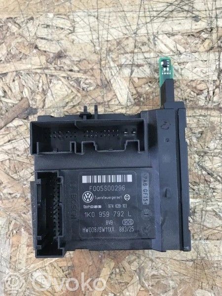 Volkswagen PASSAT B6 Durvju vadības bloks 