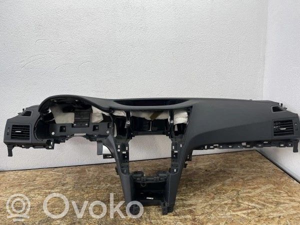 Subaru Outback Panelė 