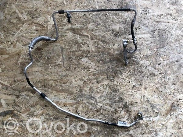 BMW 1 E82 E88 Ilmastointilaitteen putki (A/C) 