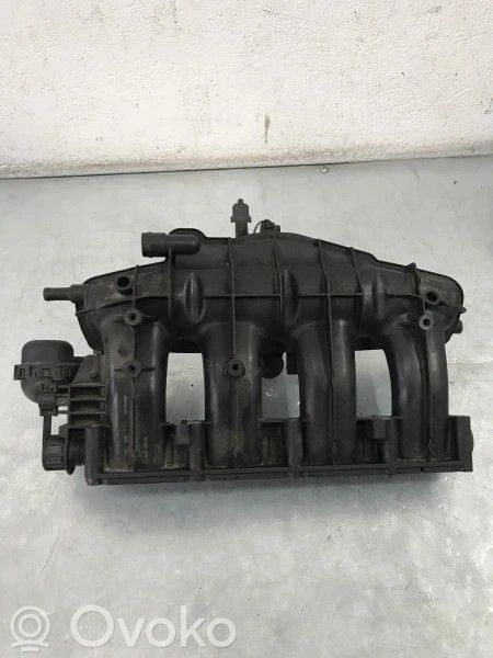Volkswagen PASSAT B6 Colector de admisión 