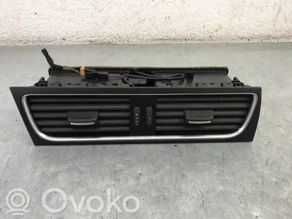 Audi A5 Sportback 8TA Grilă ventilație centrală 