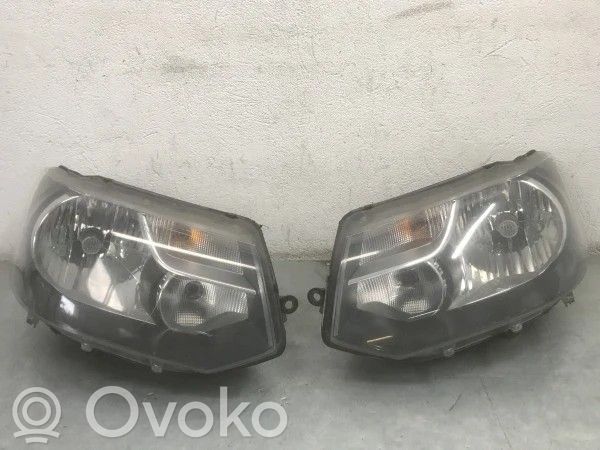 Volkswagen Transporter - Caravelle T5 Lampa przednia 