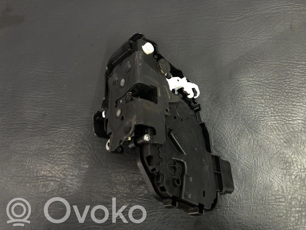 Volvo V70 Zamek drzwi tylnych 