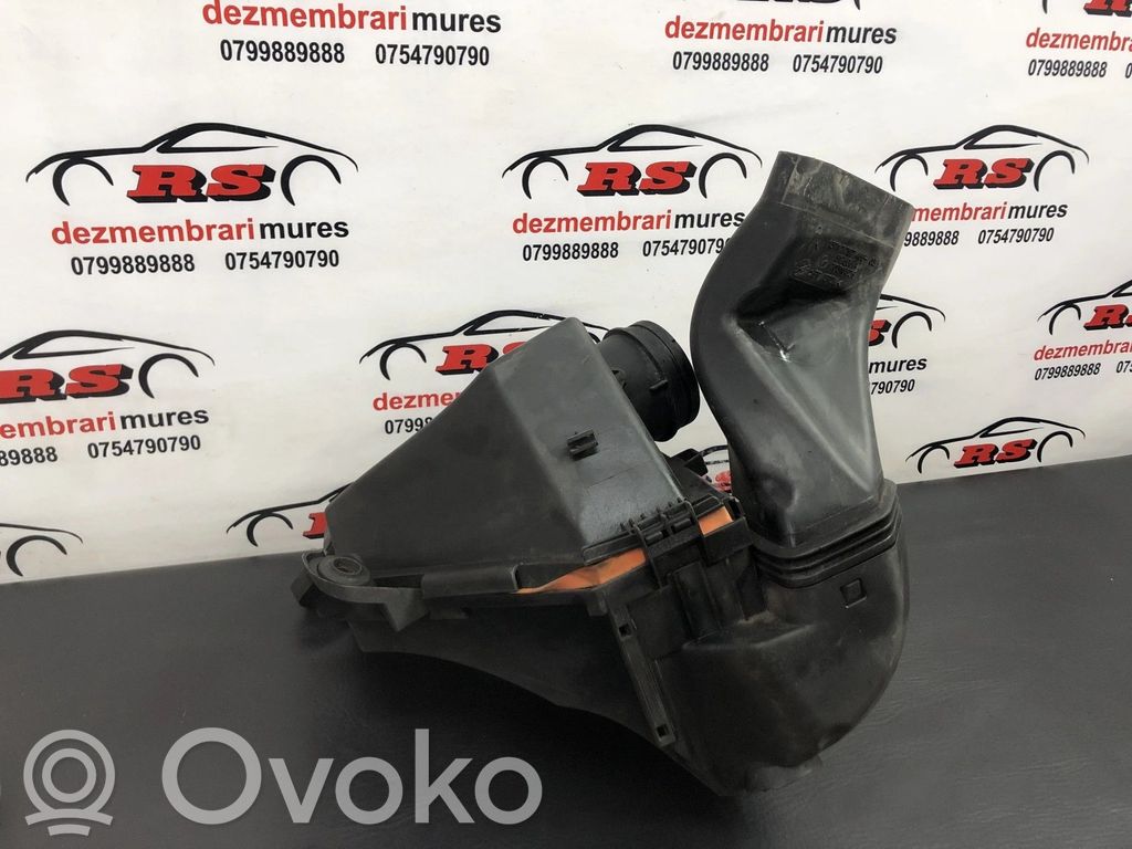 BMW 1 E81 E87 Air filter box 
