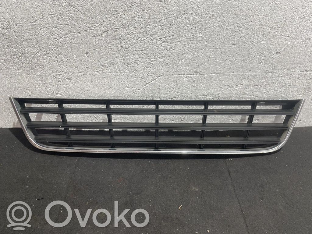 Kratka dolna zderzaka przedniego   3C0853677,226635