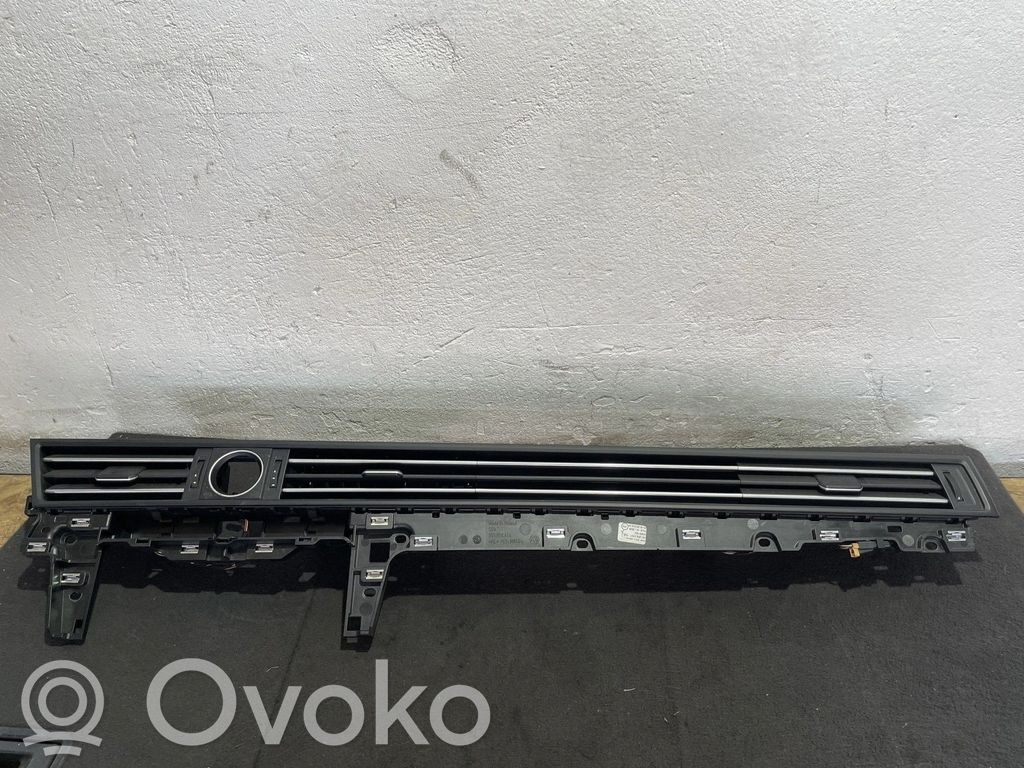 Volkswagen PASSAT B8 Dysze / Kratki środkowego nawiewu deski rozdzielczej 