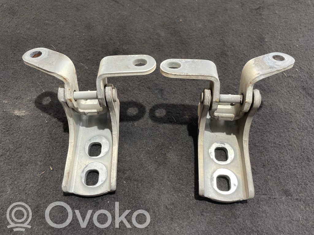 Opel Zafira C Front door upper hinge 