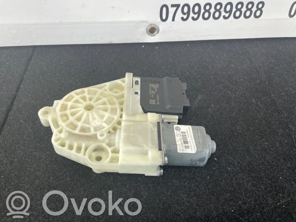 Volkswagen PASSAT B7 Sterownik / Moduł drzwi 