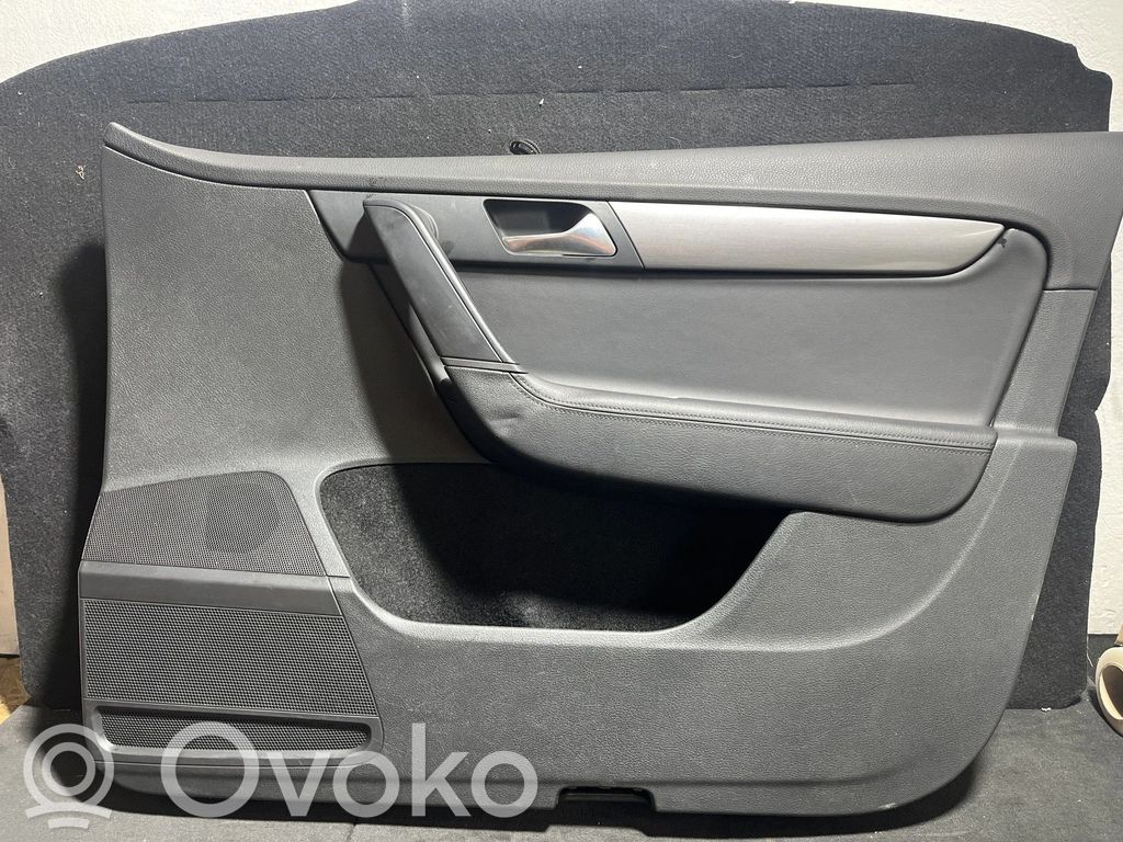 Volkswagen PASSAT B7 Boczki / Poszycie drzwi przednich 