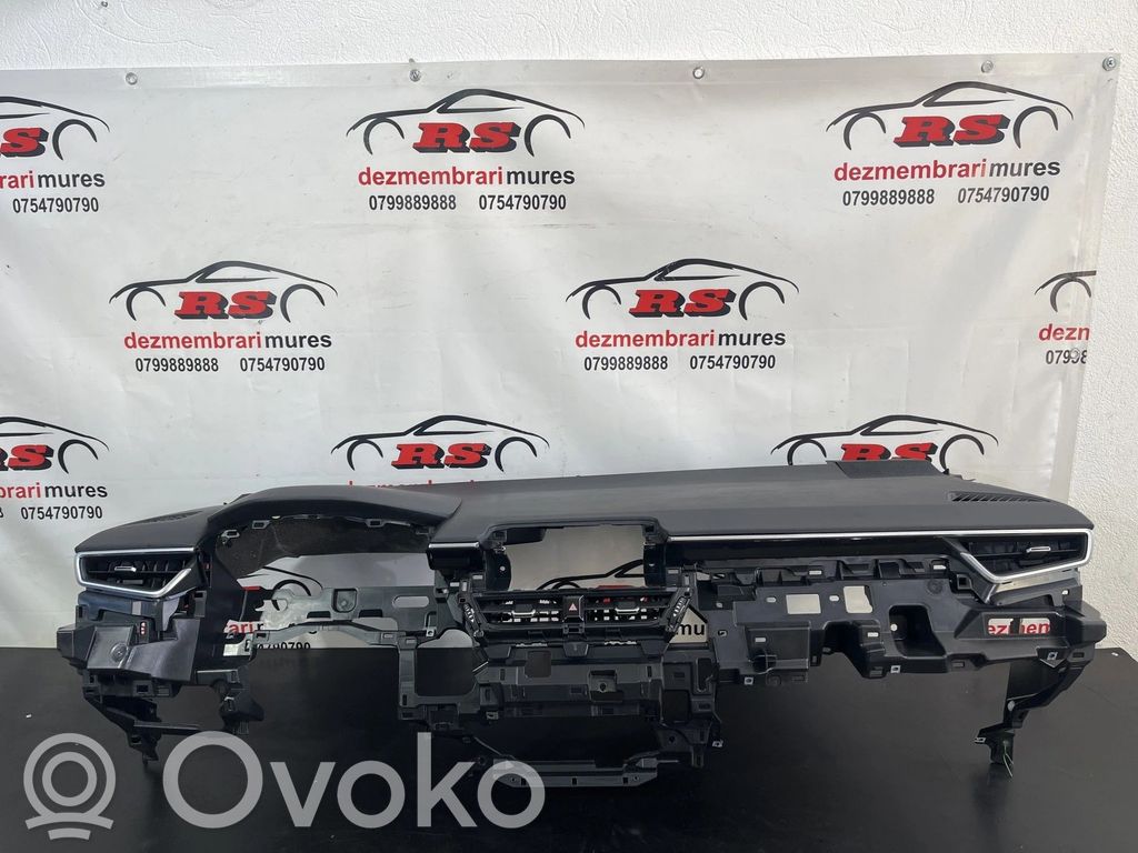 Toyota Corolla E160 E170 Панель 