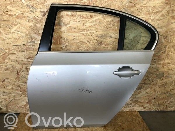 BMW 5 E60 E61 Aizmugurējās durvis 