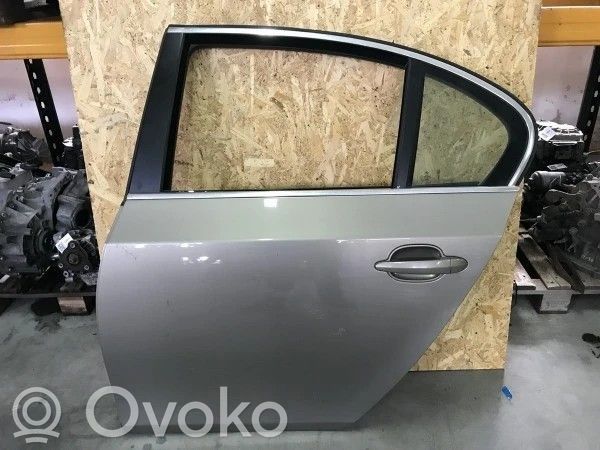 BMW 5 E60 E61 Aizmugurējās durvis 