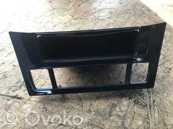 BMW 5 E60 E61 plaukts 